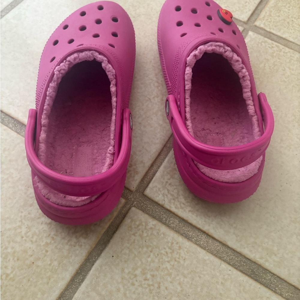 Pink Clogs with Heart Charm - Picture 4 of 5